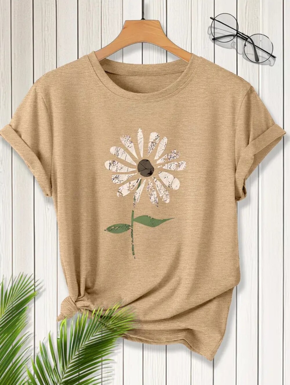 NWOT Boutique Casual Daisy Graphic Tee Camel Color